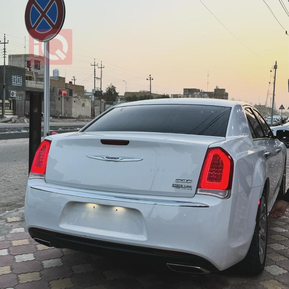 كرايسلر 300